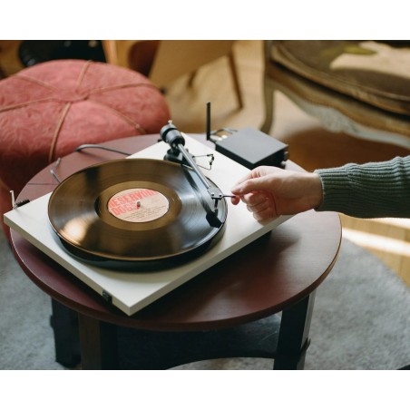Pro-Ject E1 Standard inkl. Ortofon OM 5E Tonabnehmer