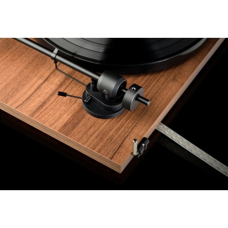 Pro-Ject E1 Standard inkl. Ortofon OM 5E Tonabnehmer