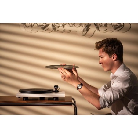 Pro-Ject Debut Carbon Evo inkl. Ortofon 2M Red Tonabnehmer