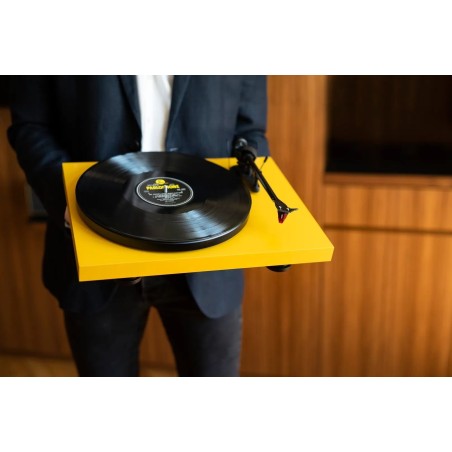 Pro-Ject Debut Carbon Evo inkl. Ortofon 2M Red Tonabnehmer