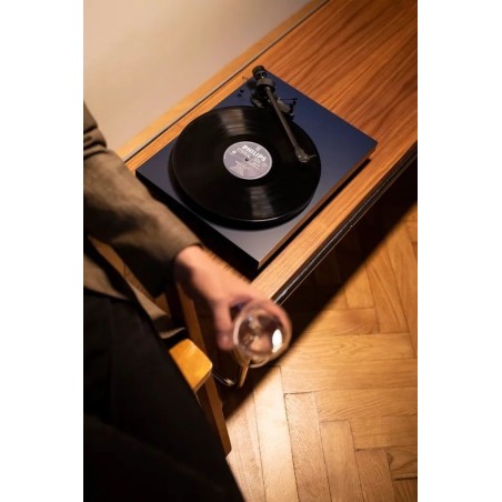 Pro-Ject Debut Carbon Evo inkl. Ortofon 2M Red Tonabnehmer