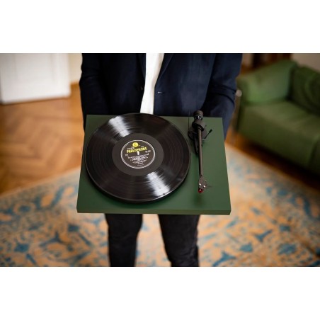 Pro-Ject Debut Carbon Evo inkl. Ortofon 2M Red Tonabnehmer