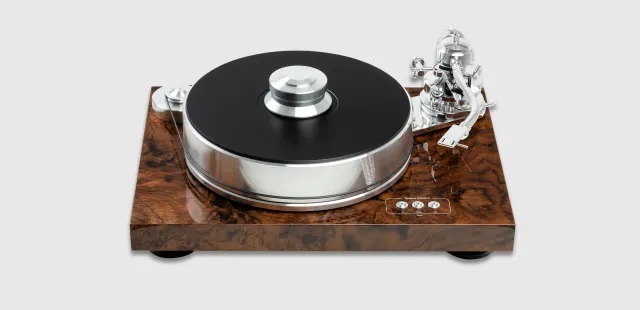 Pro-Ject Signature 10 mit Cadenza Black Tonabnehmer