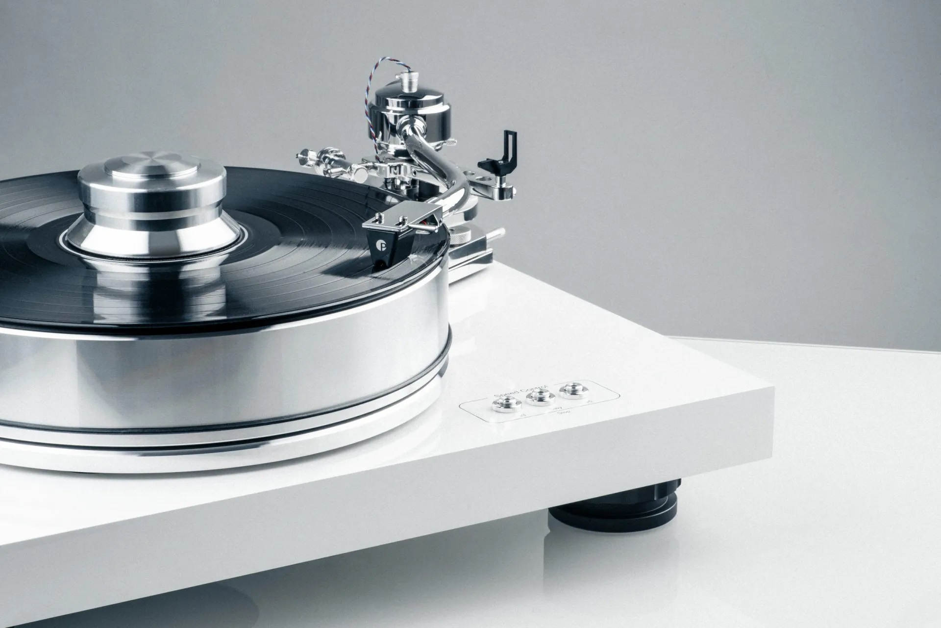 Pro-Ject Signature 10 mit Cadenza Black Tonabnehmer