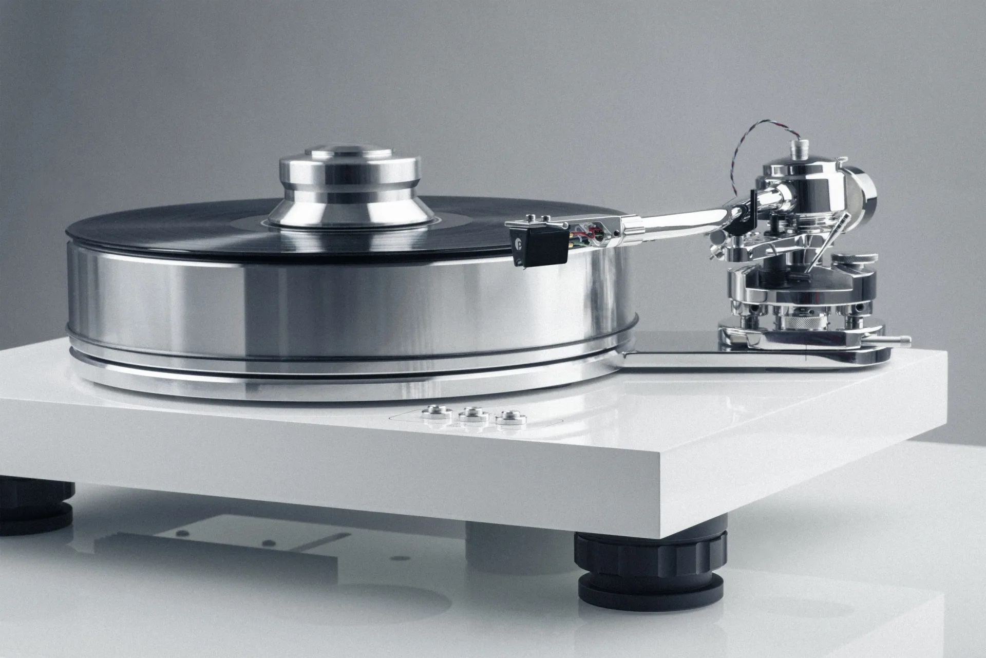 Pro-Ject Signature 10 mit Cadenza Black Tonabnehmer