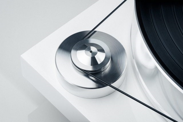 Pro-Ject Signature 10 mit Cadenza Black Tonabnehmer