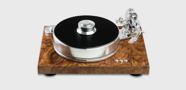 Pro-Ject Signature 10 mit Cadenza Black Tonabnehmer