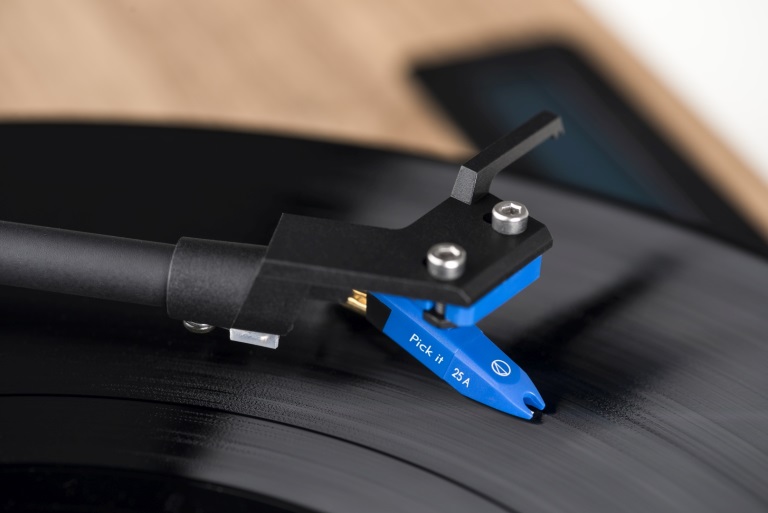 Pro-Ject Juke Box S2 inkl. Ortofon Pick it 25A Tonabnehmer